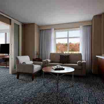 Ithaca Marriott Downtown on the Commons Rooms