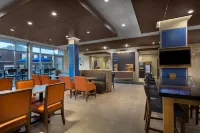 Holiday Inn Express & Suites FAYETTEVILLE SOUTH by IHG - Aamiainen
