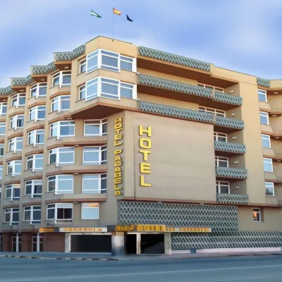 Pasarela Hotels near Maria Luisa Park