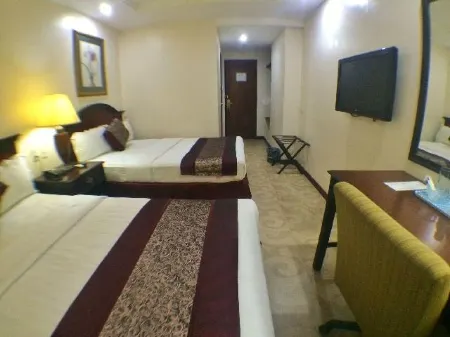 Cindy Kelly Hotel