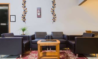 Super 8 by Wyndham Pella