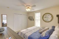 Cozy Delafield Apartment - Walk to Lake! Hotels in Delafield