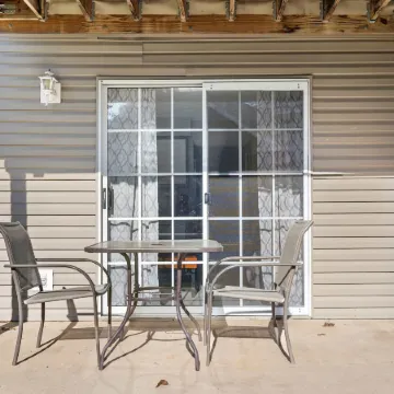 Windsor Cottage Fall Creek Beauty by Table Rock!