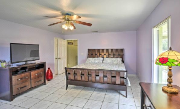 Lake Okeechobee Fishing Retreat w/ Fire Pit!