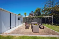 Summer Inn Motel - Newly Renovated, 2 Min Walk to Orewa Beach Hotels in Orewa