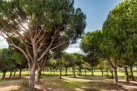 Old Village Area and Close to All Amenities, Overlooking Golf Course - جاكوزي