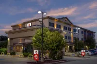 Best Western Plus Shamrock Inn  Suites