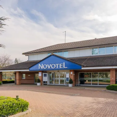 Novotel Milton Keynes Отели рядом с достопримечательностью «Парк Блетчли»