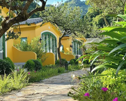 Plum Ecolodge Moc Chau Hotels in Moc Son