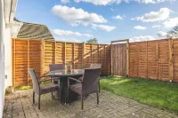 Host & Stay - Meadow Way