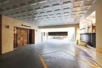 Mari Hotel - Parkplatz