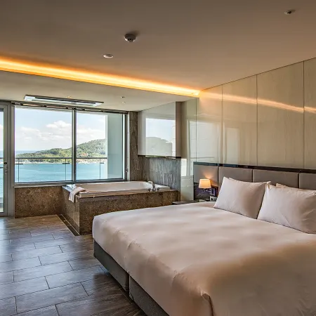 Hotel the Fora Suites Geoje