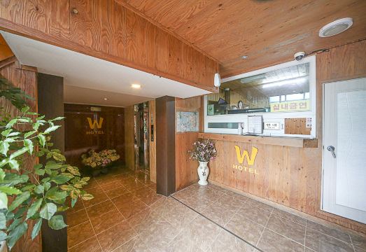 W 모텔