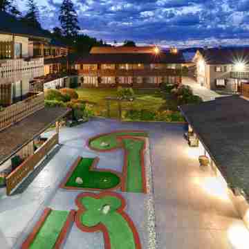Ramada by Wyndham Campbell River Hotel Exterior