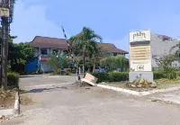 PLUM Prestige Hotel Juanda Hotel di Kecamatan Gedangan