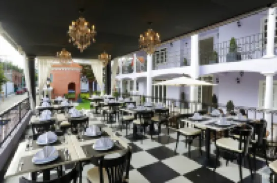 Casa Bonita Hotel & Luxury Residence