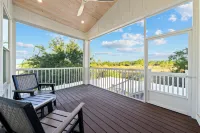 豪華四卧室，街對面即是海灘，可容納10人！