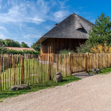 Stylish Overnight Stay With a hot tub and Atmospheric Fireplace