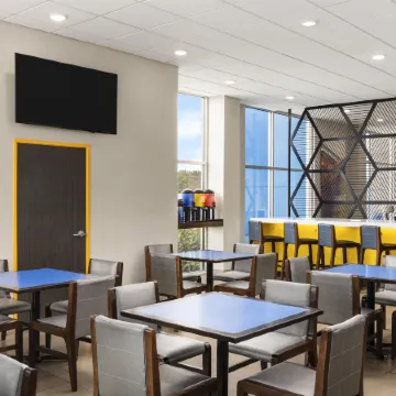 GLo Best Western Dawley Farms in Sioux Falls Отели в г. Су-Фолс