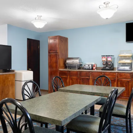 Days Inn by Wyndham Jamestown