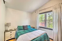 Modern Louisville Apartment w/ Furnished Deck - balcony
