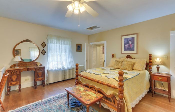 Historic West Virginia Home Built in 1854!