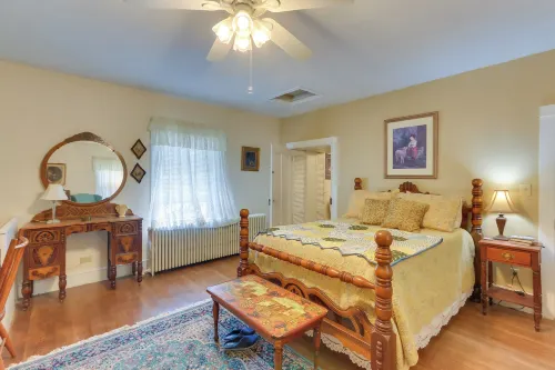 Historic West Virginia Home Built in 1854! - 3 estrellas