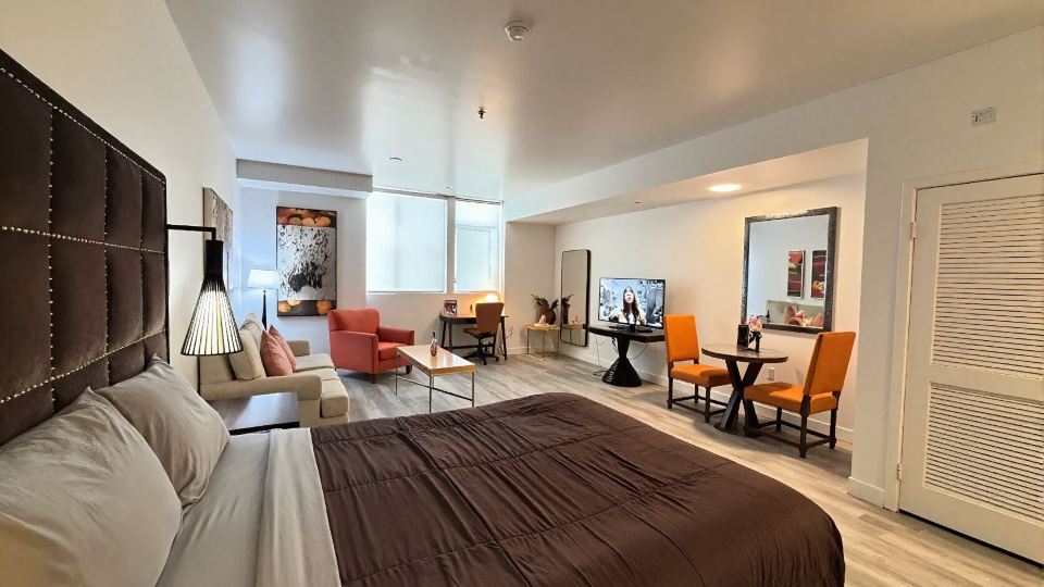 Melrose Rooftop Boutique Residences