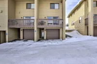 Sleek Frisco Townhome w/ Views: 8 Mi to Copper Mtn - balcony