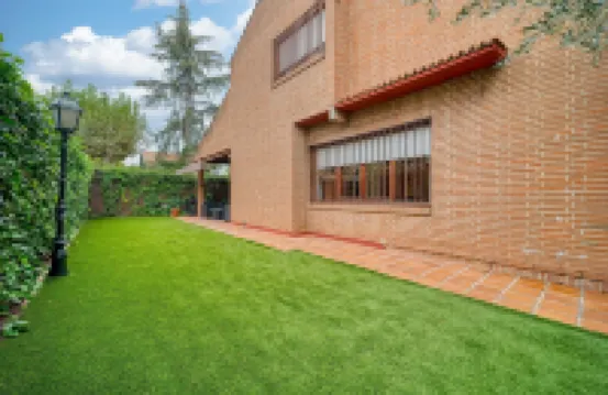 P CasaCafe Madrid Calle Carlos Dubois 3 Hotel in zona La Salle University Center