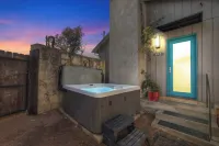 406 Lodge-A: Hot-Tub & 2 Blks to Main St.