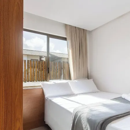2-suite House by the Lagoon in Marau Cdl0008