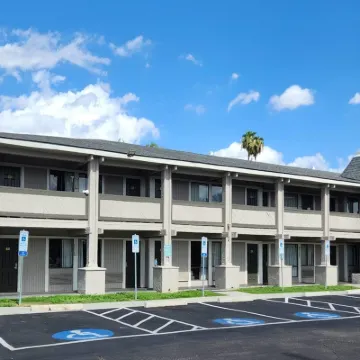 Travelodge by Wyndham Phoenix North Hotels near Deer Valley
