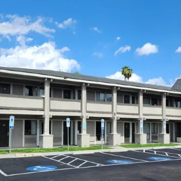 Travelodge by Wyndham Phoenix North