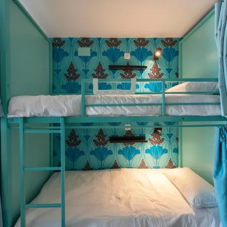 Hostelle - Women Only Hostel Barcelona Отели рядом с достопримечательностью «Ноу-Баррис»
