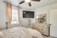 Walk to Shops, Dining & Casino: Dania Beach Home - Condos