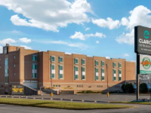 Clarion Hotel & Suites Hotels in Brandon