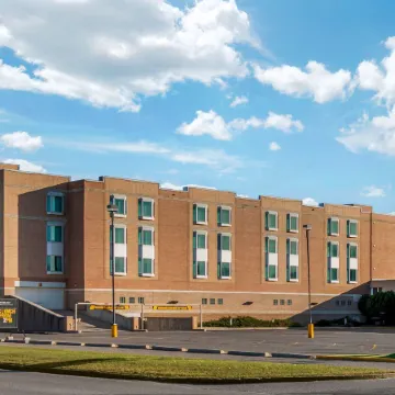 Clarion Hotel & Suites