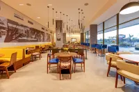 希爾頓卡拉瓜塔圖巴Serramar 的 Hampton 酒店 - 沙灘