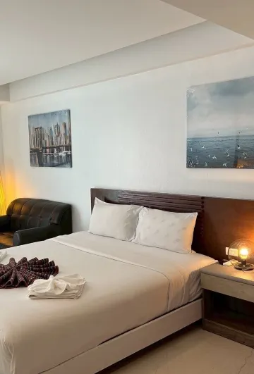 ห้องดีลักซ์ เตียงใหญ่ 1 เตียง