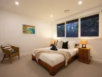 Galene Getaway Walk to Beach Pool Fire Hotels in Mount Martha