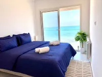 L'Écume Blanche - apartment with feet in the water - 3-Star