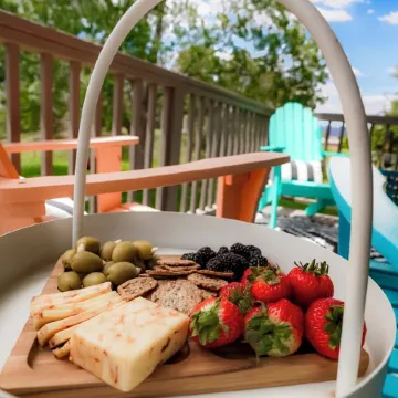 Family Friendly Condo w/Pool, 4 Miles to Pearl St / Flatirons & Hiking