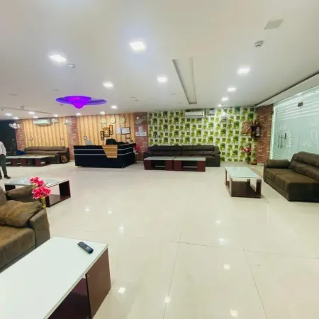 Hotel Paras R Inn