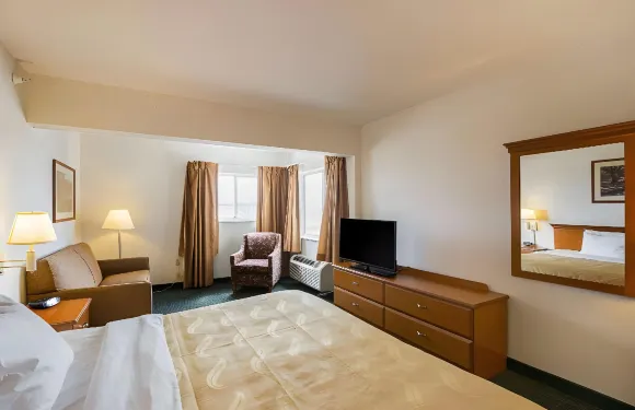 套房酒店（品質酒店套房貝爾蒙特- Platteville）