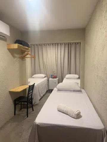 ポサーダ アリーナ 165 のホテル