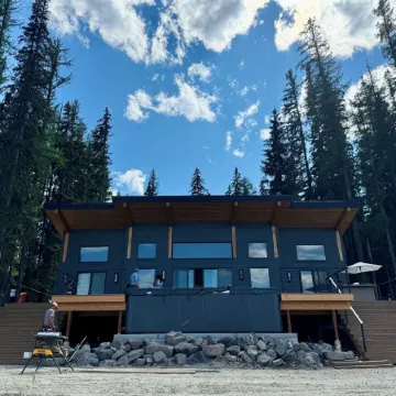Montana McGregor Lake Waterfront, Sleeps 9, New Build, with Swim Spa  & Dock.