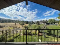 Mt Gardner Inn - Mountain view