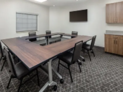 Candlewood Suites ST. Robert by IHG โรงแรมในSaint Robert