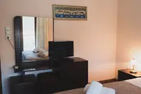 靠近希俄斯鎮的斯特拉蒂加託花園度假屋 - 露台